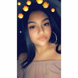 Meet your Posher, Dafne